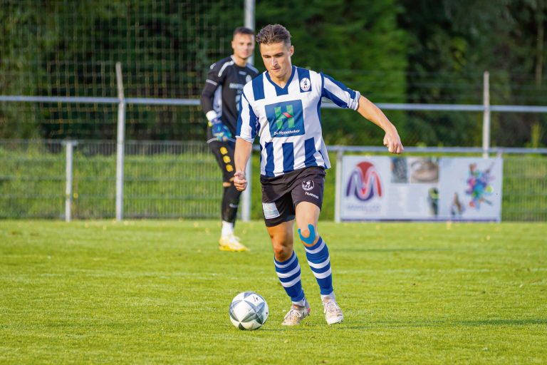 Max Calon blij weer terug bij IJzendijke op het veld te staan
