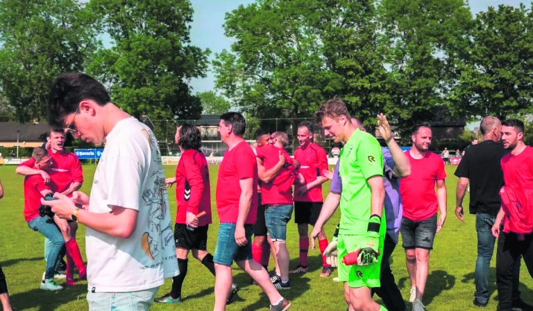 De ervaren spits en de jonge keeper: Johnny de Nies en Tom van Oers over hun club RKVSC