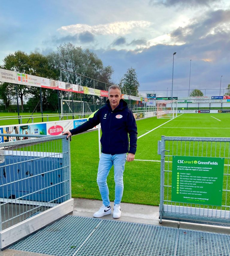 ‘De voetbal brengt mensen echt bij elkaar’