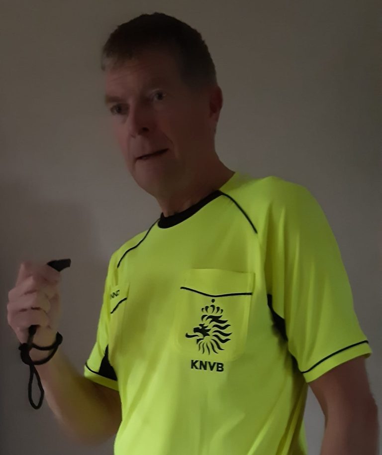 Leon Roos houdt de zaalcompetitie van BVV Barendrecht draaiende: ‘Je doet het omdat de club jou ook veel geeft’