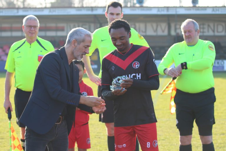 PAPENDRECHT WINT REGIODERBY MET 1-0