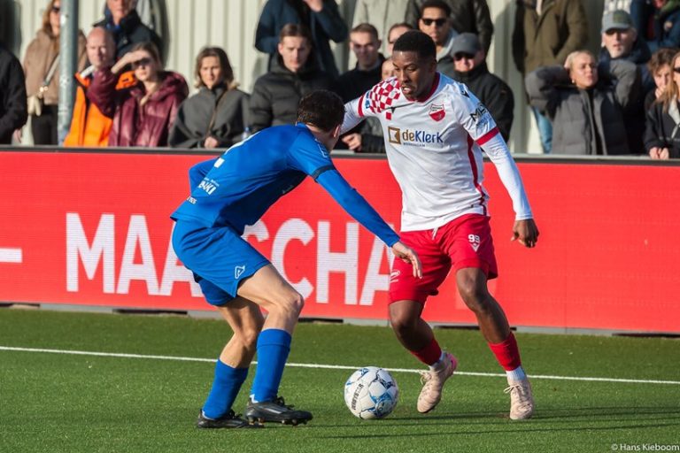 Kozakken Boys pakt belangrijke zege tegen Barendrecht