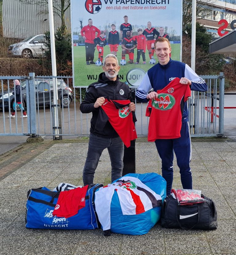 VV Papendrecht schenkt kleding voor kinderen in Kenia