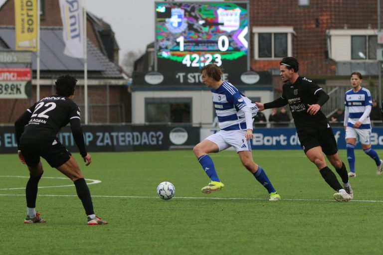 Spakenburg trekt aan langste eind in kraker tegen GVVV