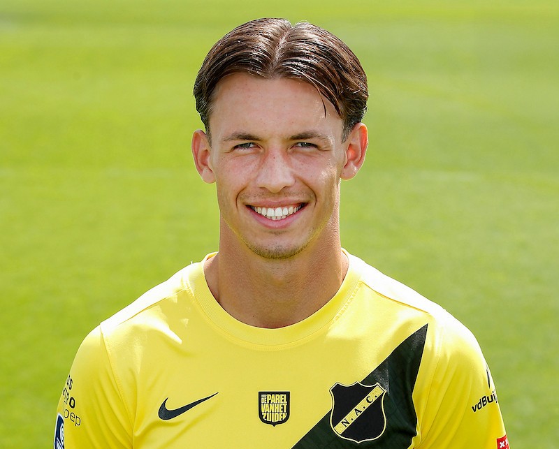 Dion Versluis per direct van NAC-Breda naar Kozakken Boys