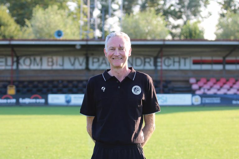 Bert Duthler staat al jaren tussen veld en behandelbank in