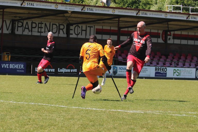 Gerrit Schutte is vrijwilliger, supporter, criticus maar bovenal clubman bij Papendrecht