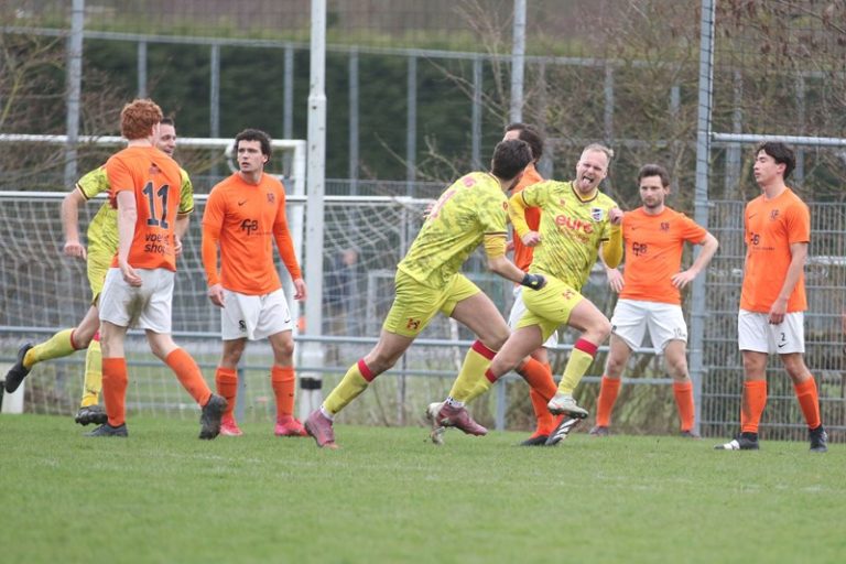 Soccer Boys-Victoria’04 ruststand 0-0 / eindstand 0-2