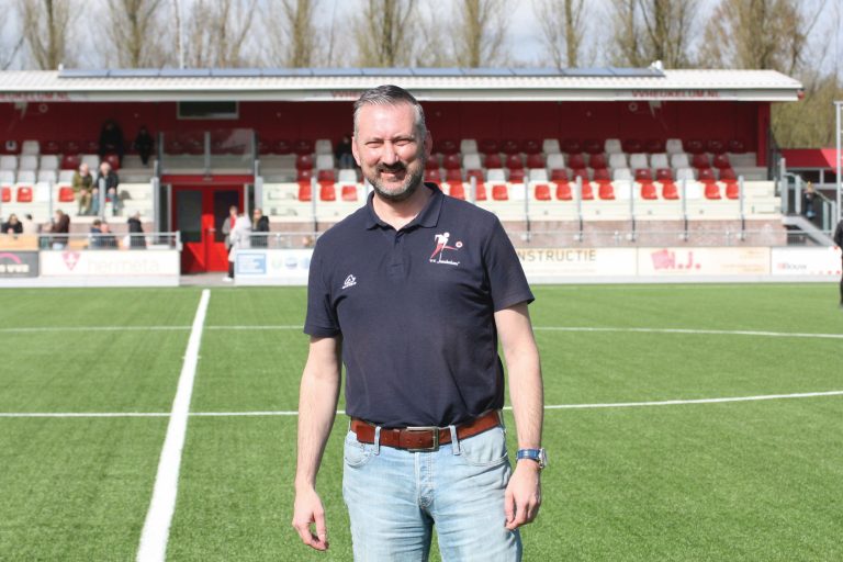 Marco van Honk is al 30 jaar online het gezicht van VV Heukelum