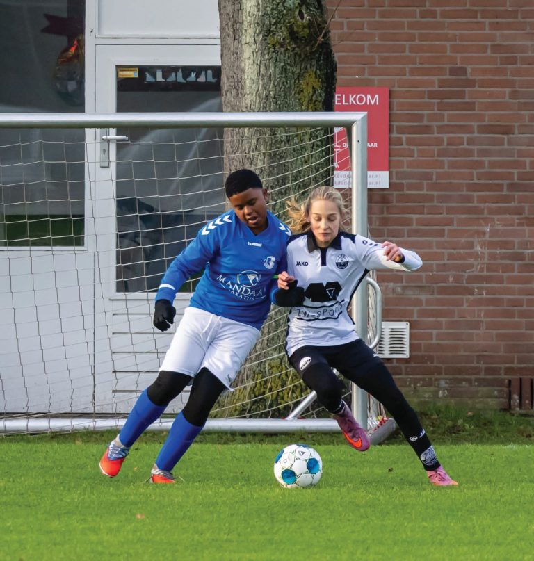Roos wil dat KMD dé club van vrouwenvoetbal in het Westland wordt