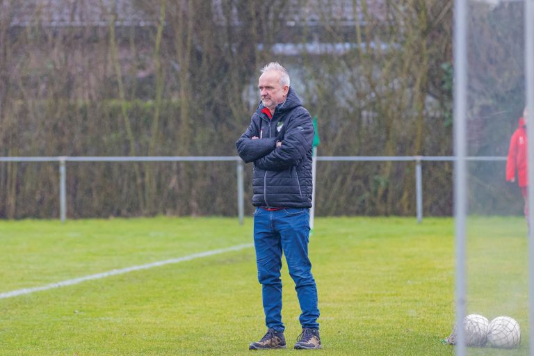 Trainerschap dames Sluis/ Aardenburg bevalt Carlo Gelauf goed